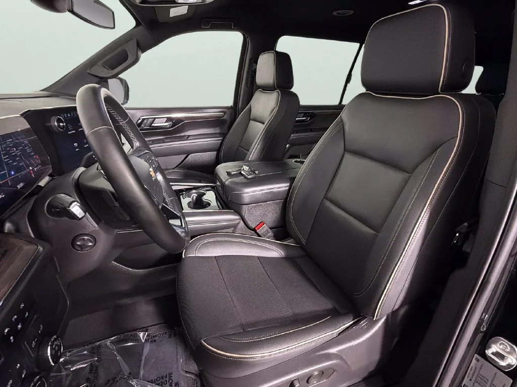 Used 2025 Black Chevrolet Premier image 18