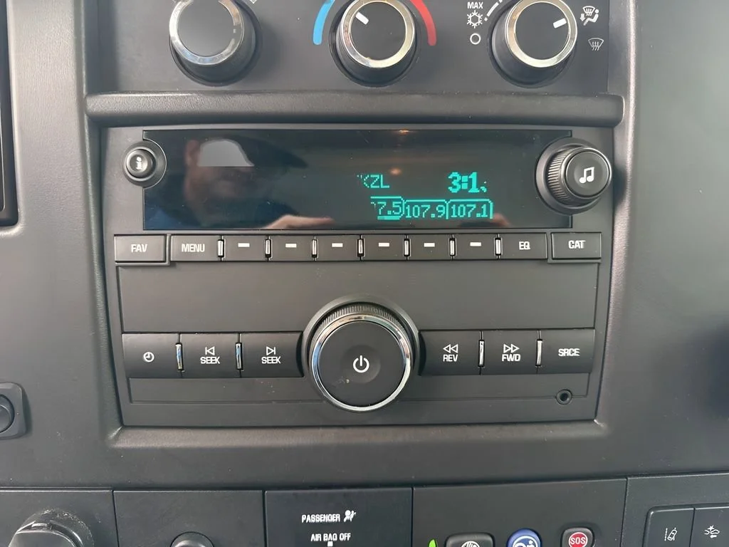 Used 2024 Summit White Chevrolet 1WT image 16