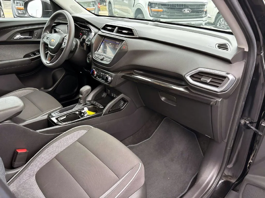 Used 2022 Black Metallic Chevrolet LT image 17