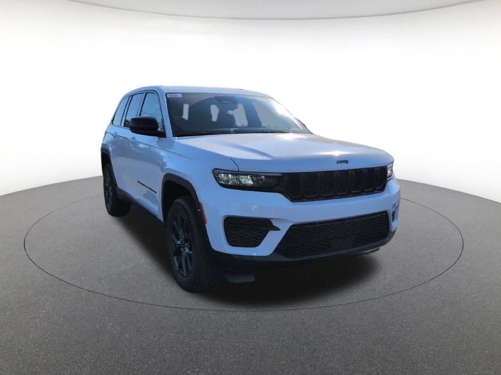 New 2027 Bright White Clear-Coat Paint Jeep Laredo image 3