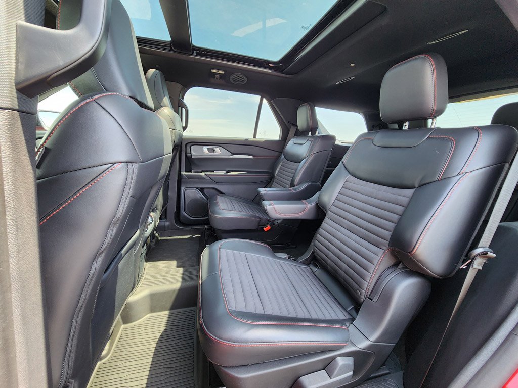 Used 2025 Rapid Red Metallic Tinted Clearcoat Ford ST-Line image 15