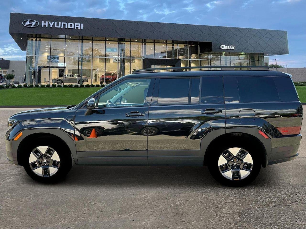 New 2026 Phantom Black Hyundai SEL image 3