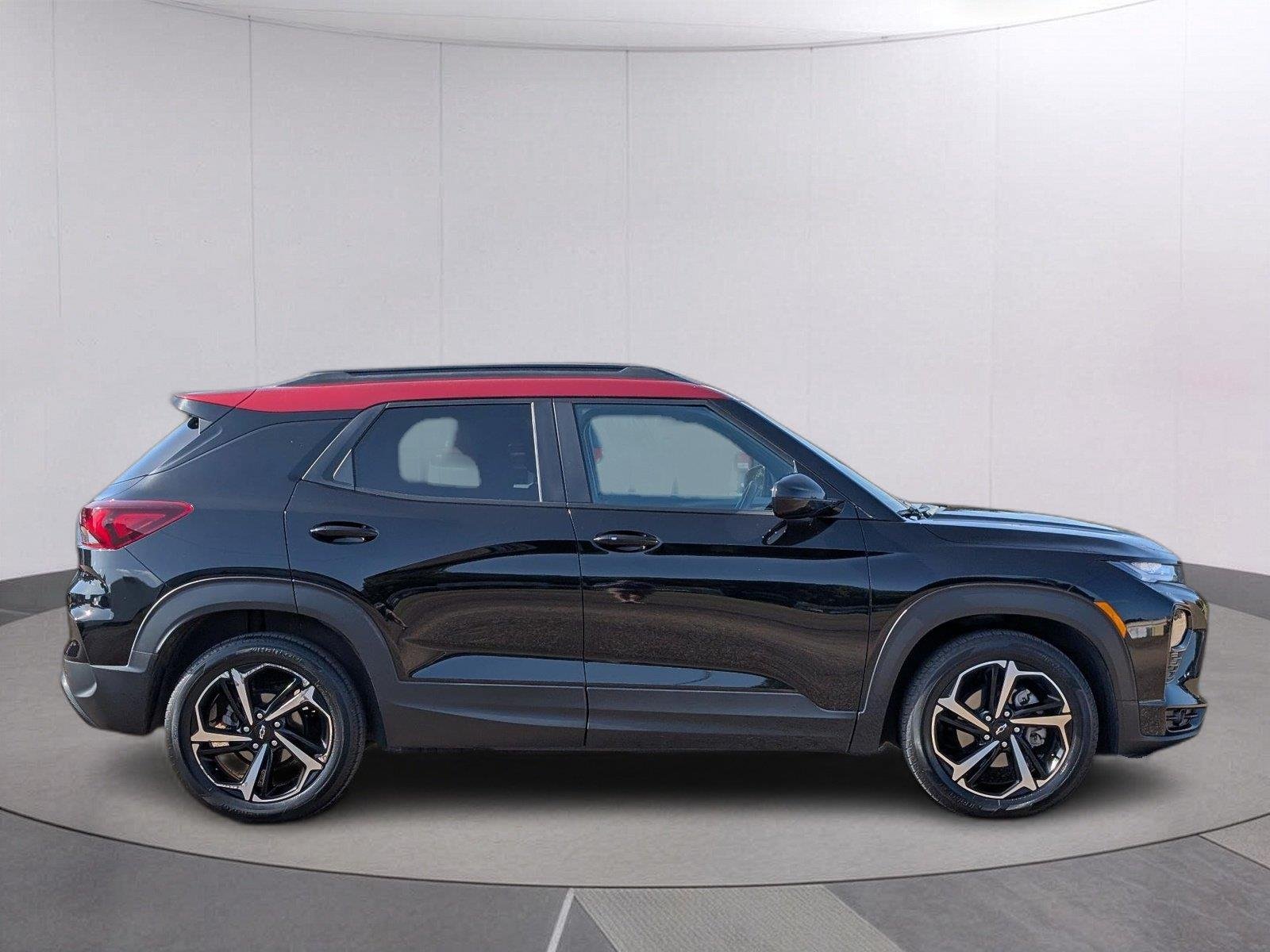 Used 2022 MOSAIC BLACK METALLIC Chevrolet RS image 6