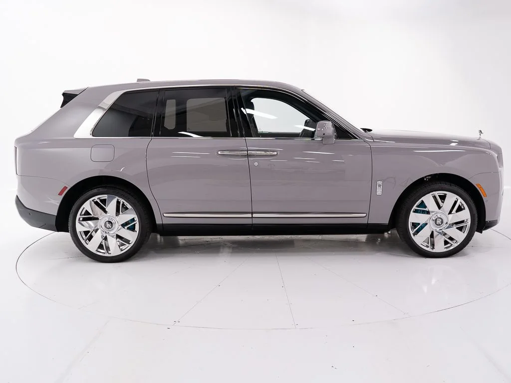 New 2027 Tempest Grey Rolls-Royce  image 6