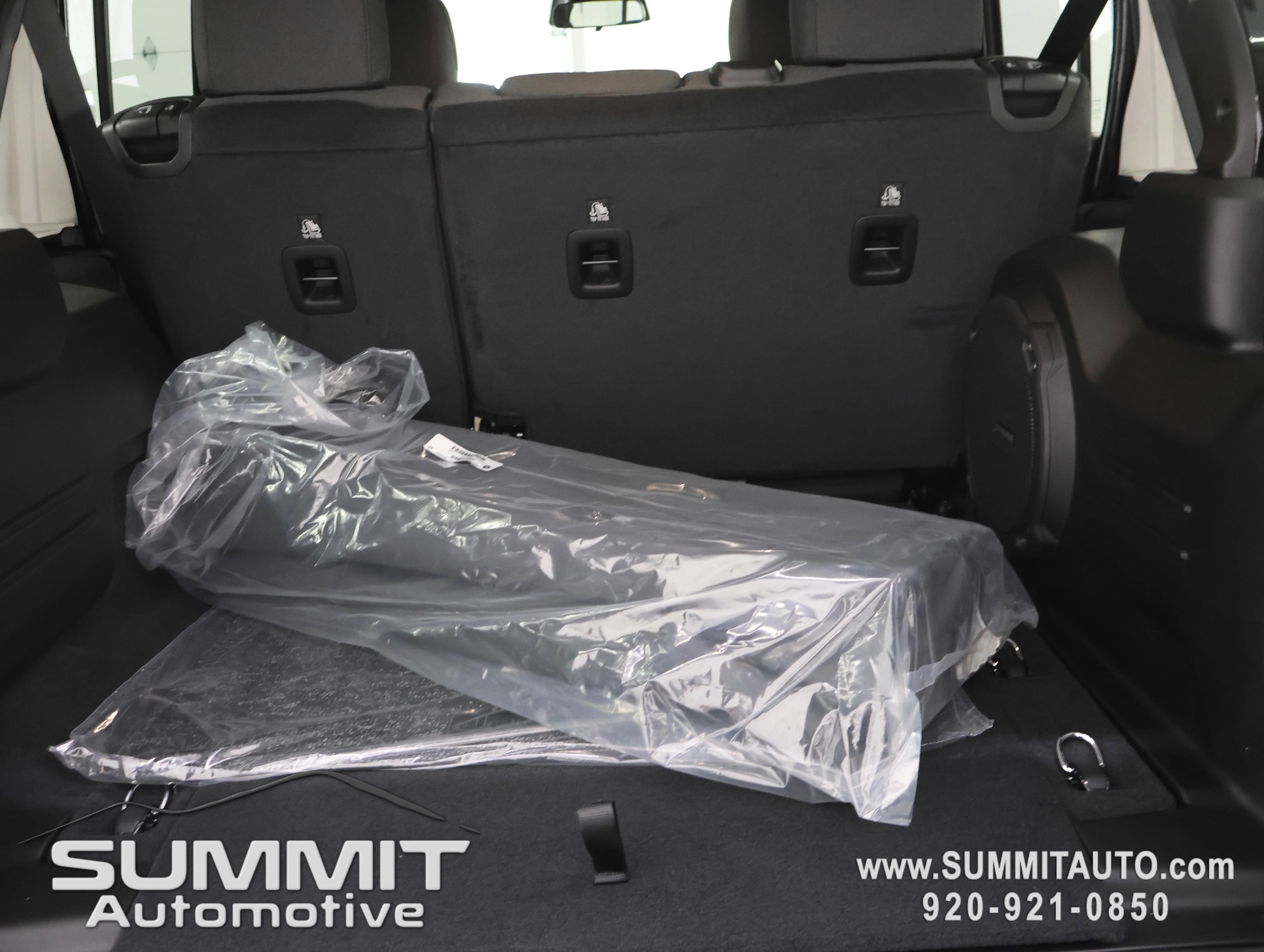 New 2026 Black Clear-Coat Exterior Paint Jeep 85th Anniversary Edition image 27