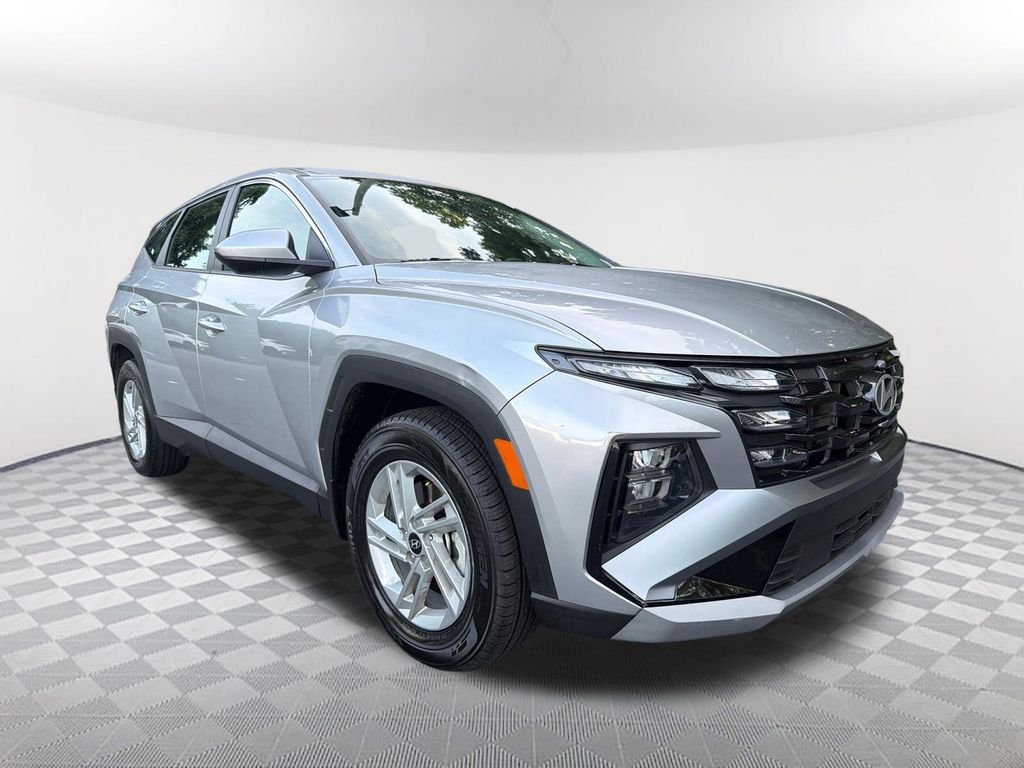 2025 Hyundai Tucson SE - Photo 3