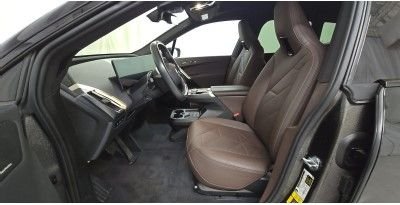 Used 2024 Black BMW xDrive50 image 4