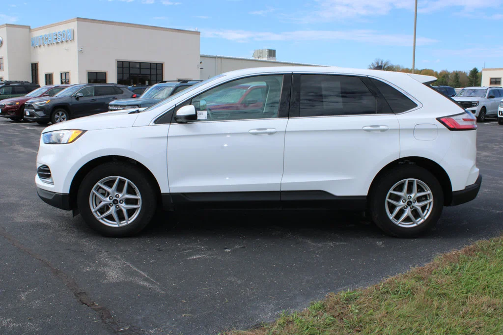 Certified Used 2024 Oxford White Ford SEL image 5