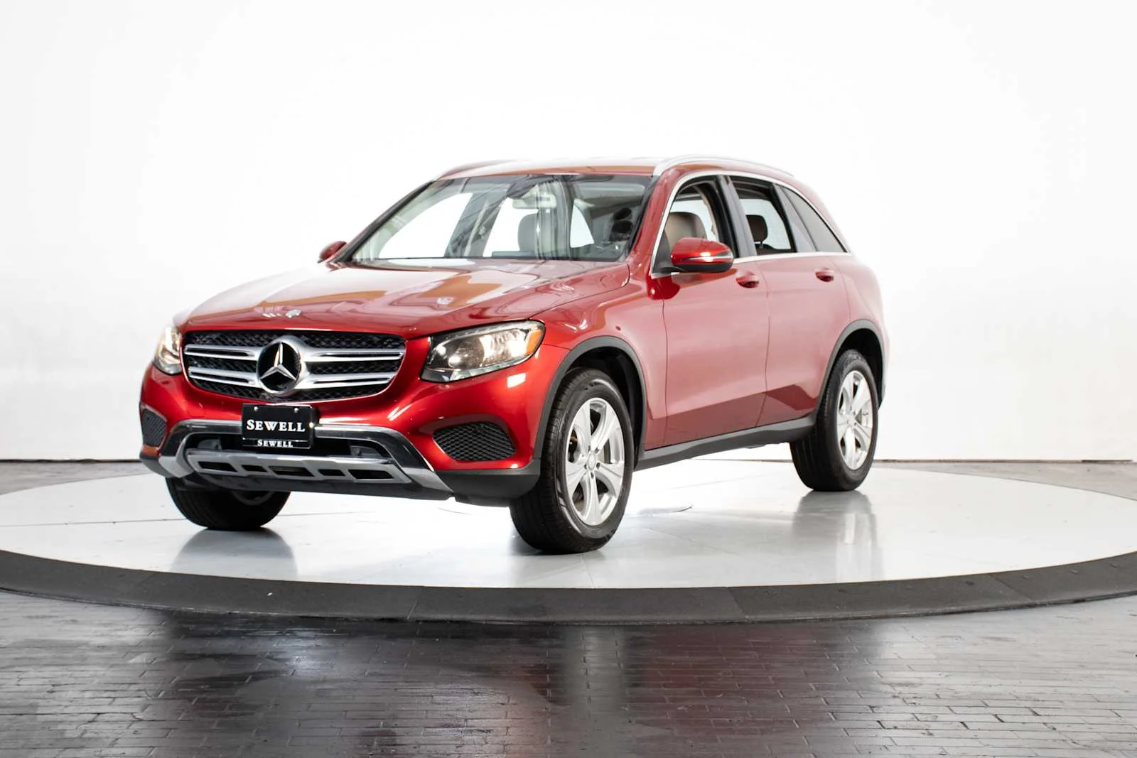 2016 Mercedes-Benz GLC GLC300's photo