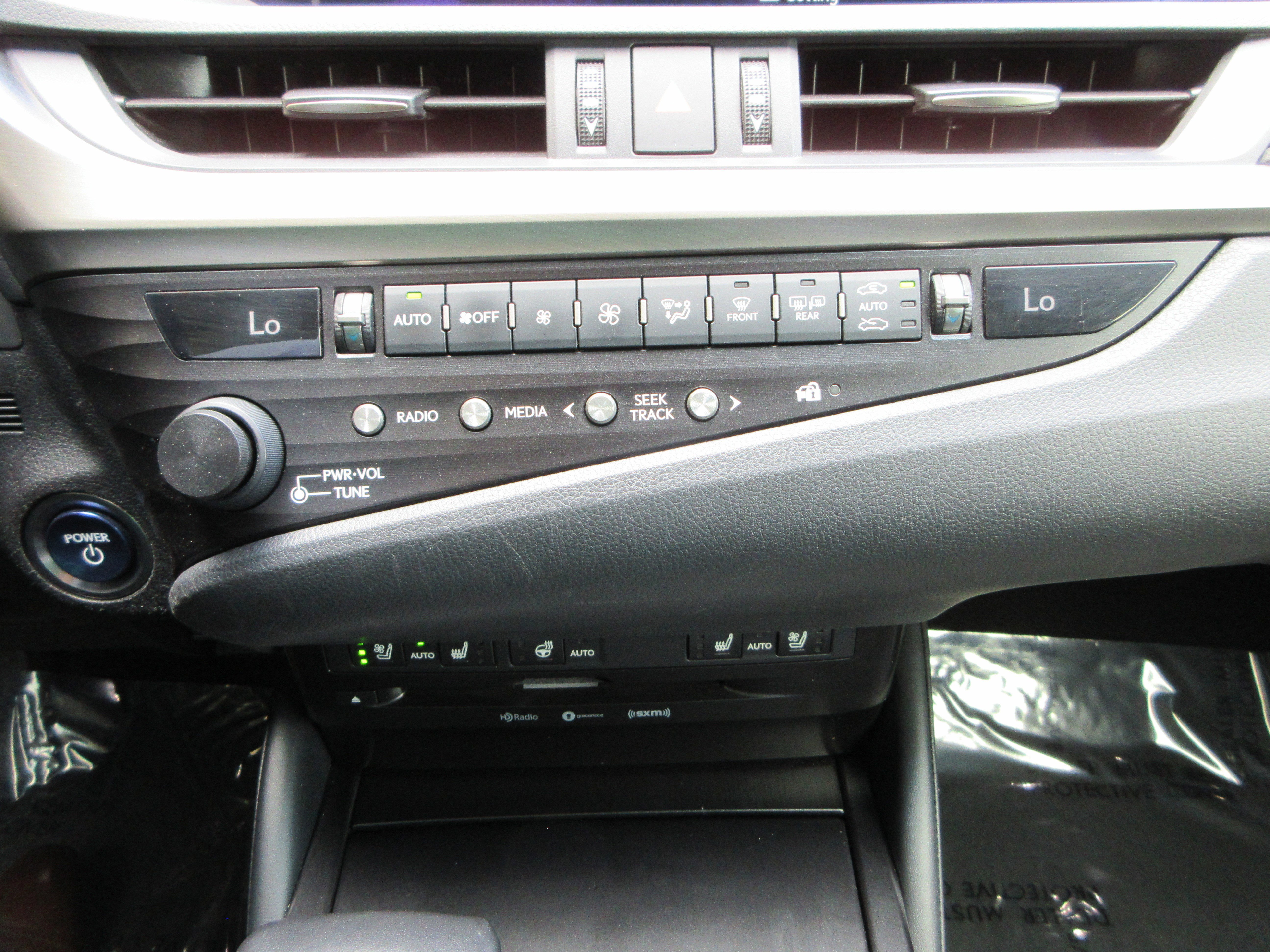 Used 2019 Atomic Silver Lexus 300h image 44