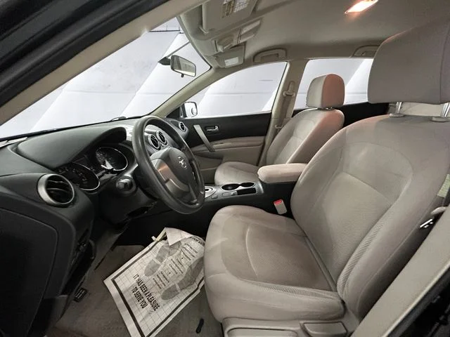 Used 2014 Black Nissan S image 7