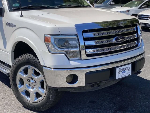 Used 2013 White Ford Lariat image 32