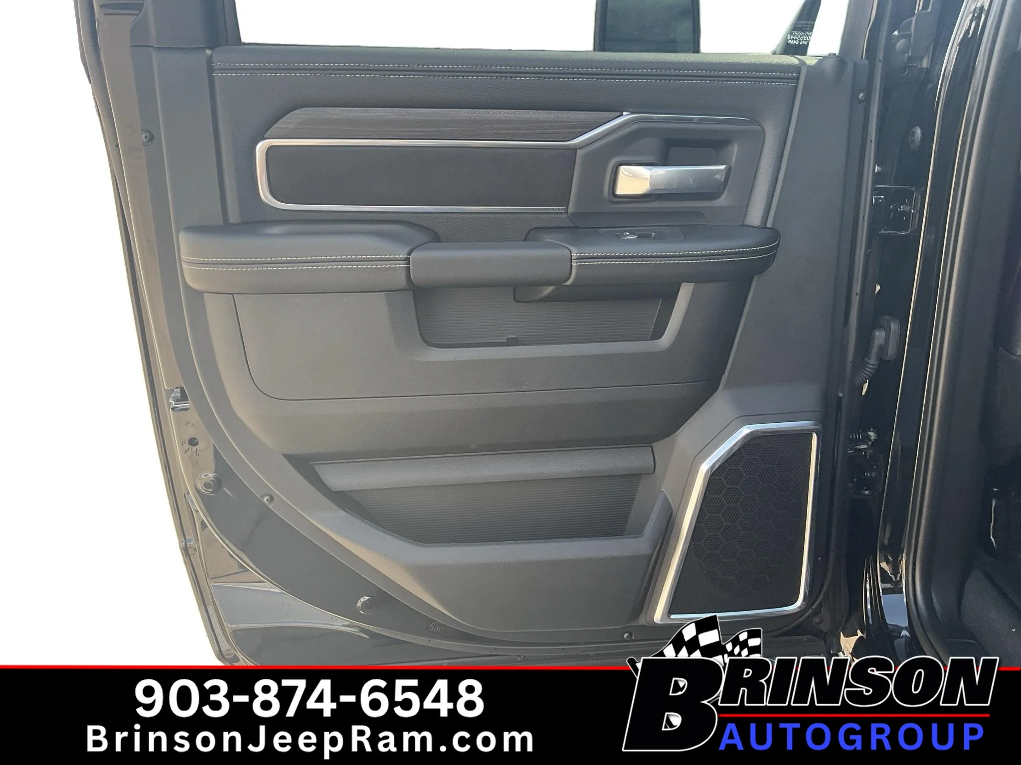 New 2026 Diamond Black Crystal Pearl-Coat Exterior Paint RAM Laramie image 6