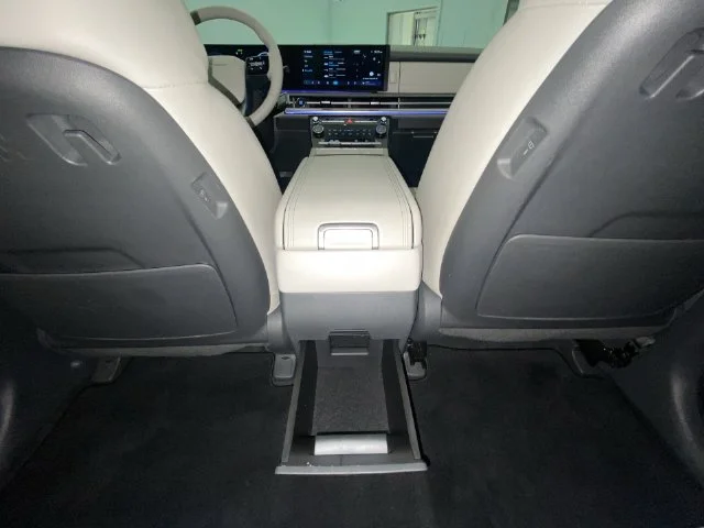 Used 2024 Black Hyundai Limited image 30