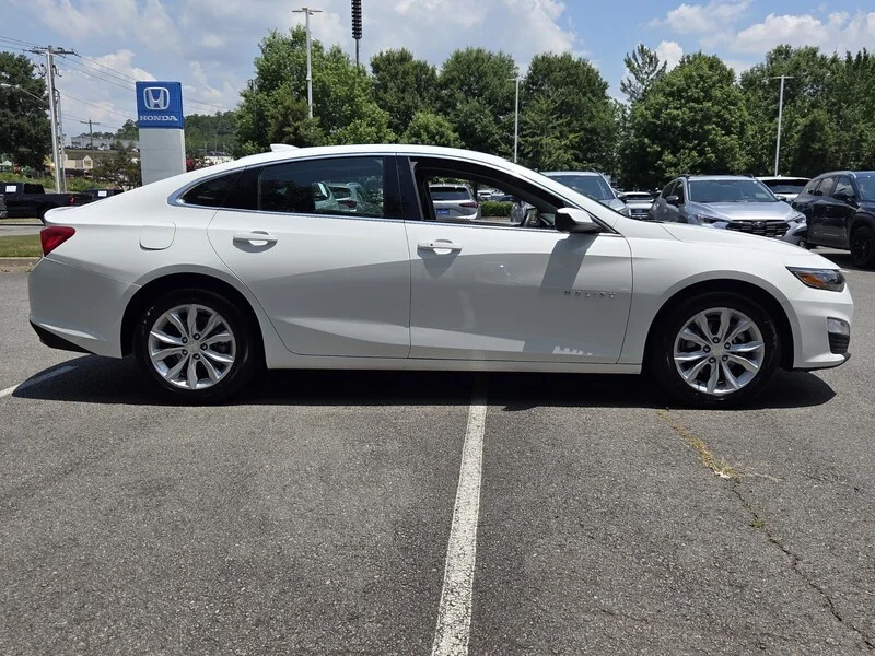 Used 2024 Summit White CHEVROLET LT image 6