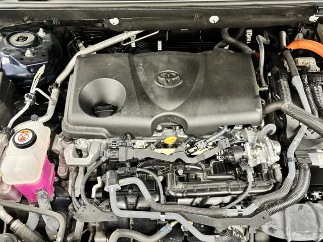 Used 2022  Toyota XLE image 25
