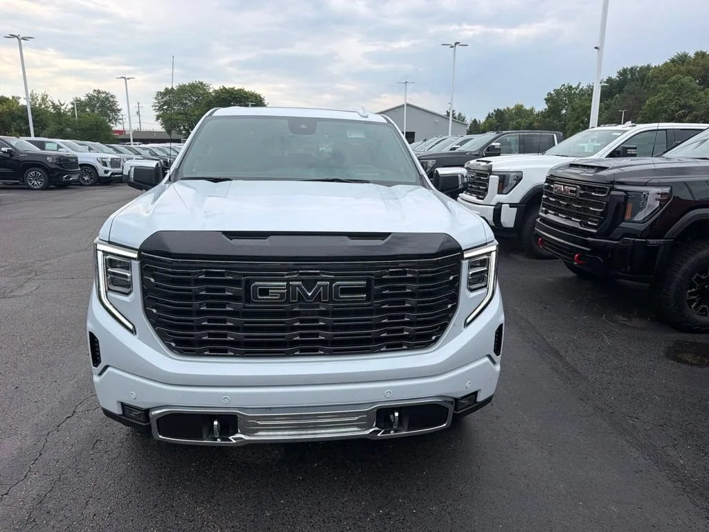 Used 2026 Glacier White Tricoat GMC Denali Ultimate image 3