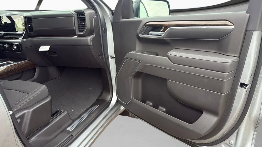 New 2026 Sterling Metallic GMC Elevation image 12