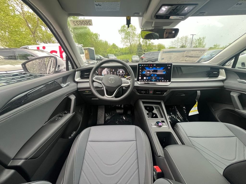 New 2026 White/off-white Volkswagen 2.0T SE image 18