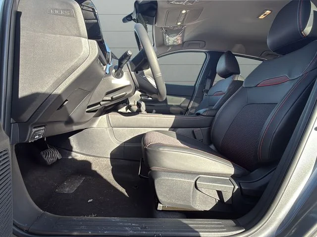 New 2026 Gun Metallic / Scarlet Ember Tintcoat Two-tone Nissan SR image 15