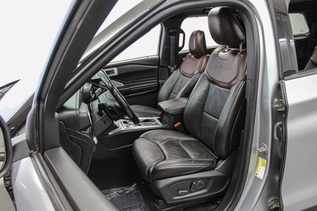 Used 2020 Silver Metallic Ford Platinum image 17