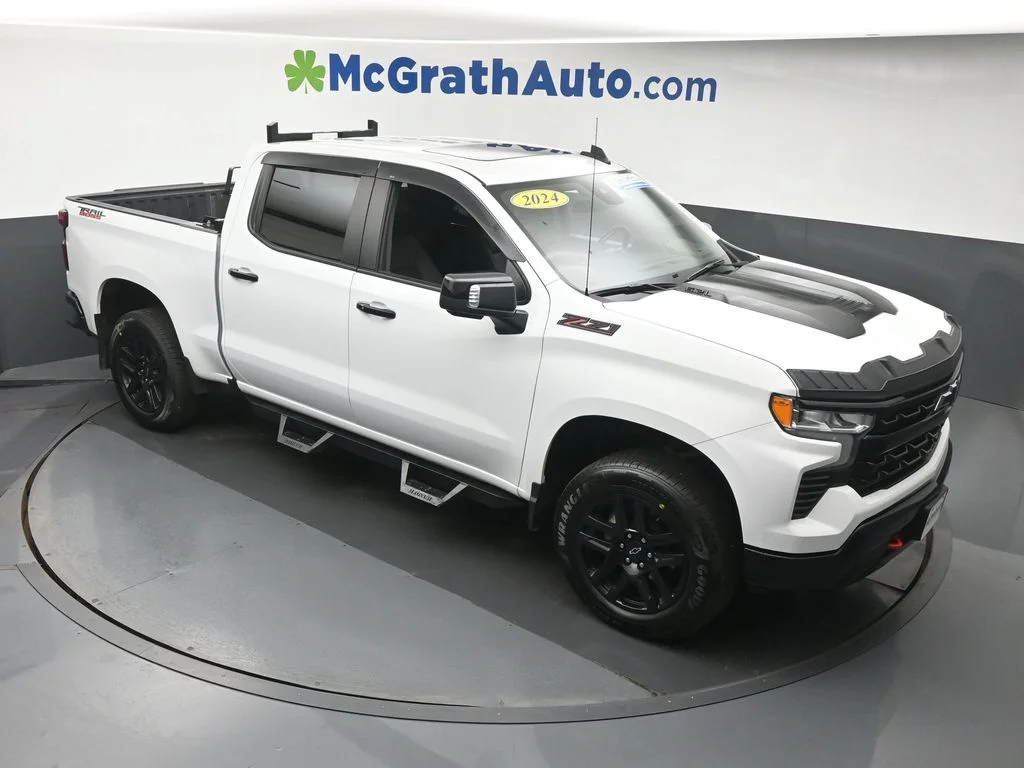 Used 2024 White Chevrolet LT Trail Boss image 3