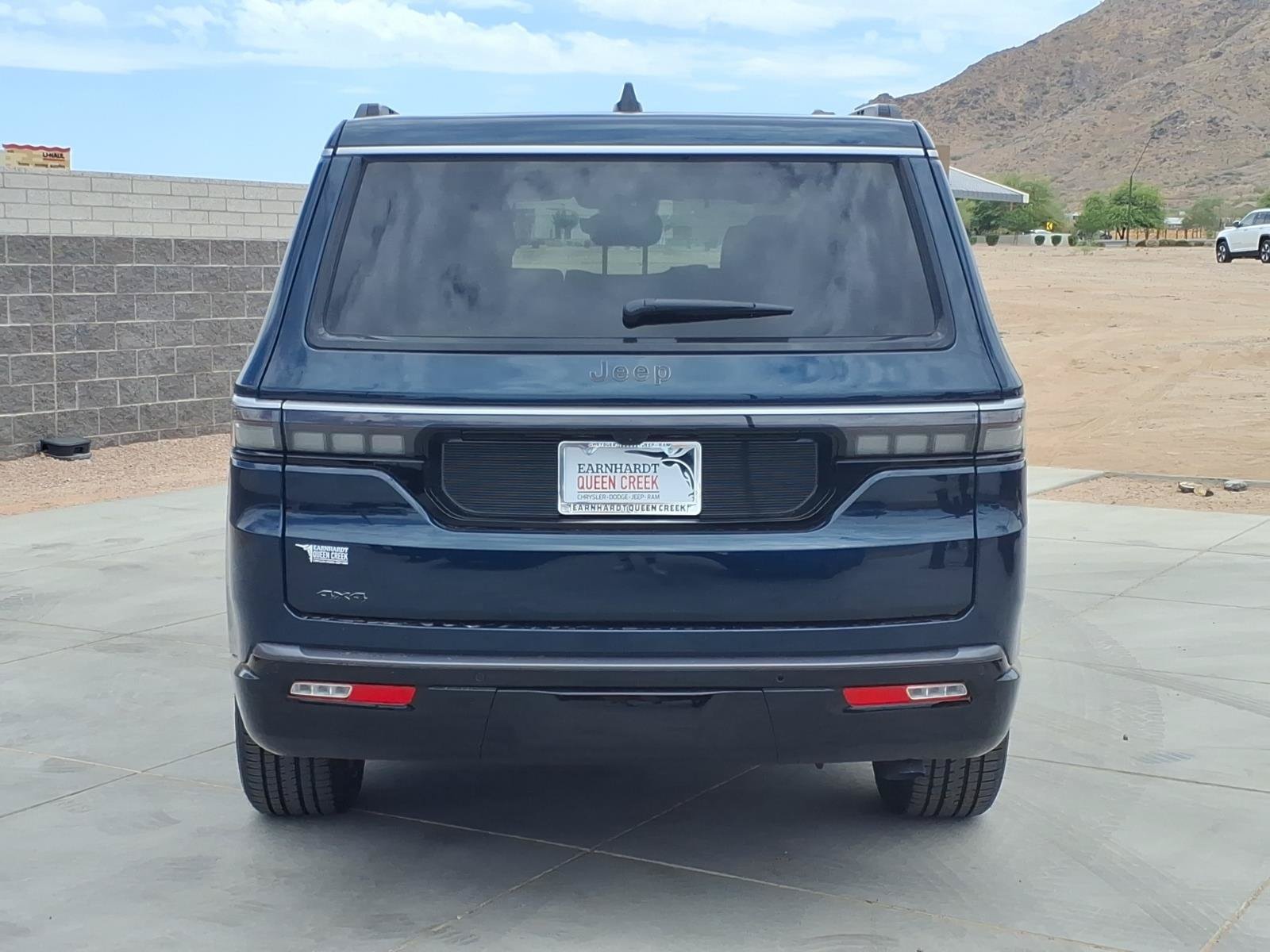 New 2026 Fathom Blue Pearl-Coat Exterior Paint (Late Availability) Jeep  image 5