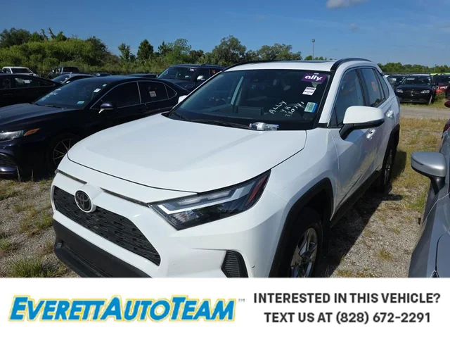 2025 Toyota RAV4 XLE