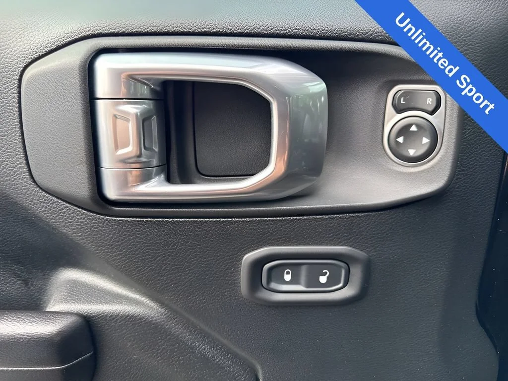 Used 2021 Black Jeep Unlimited Sport S image 23