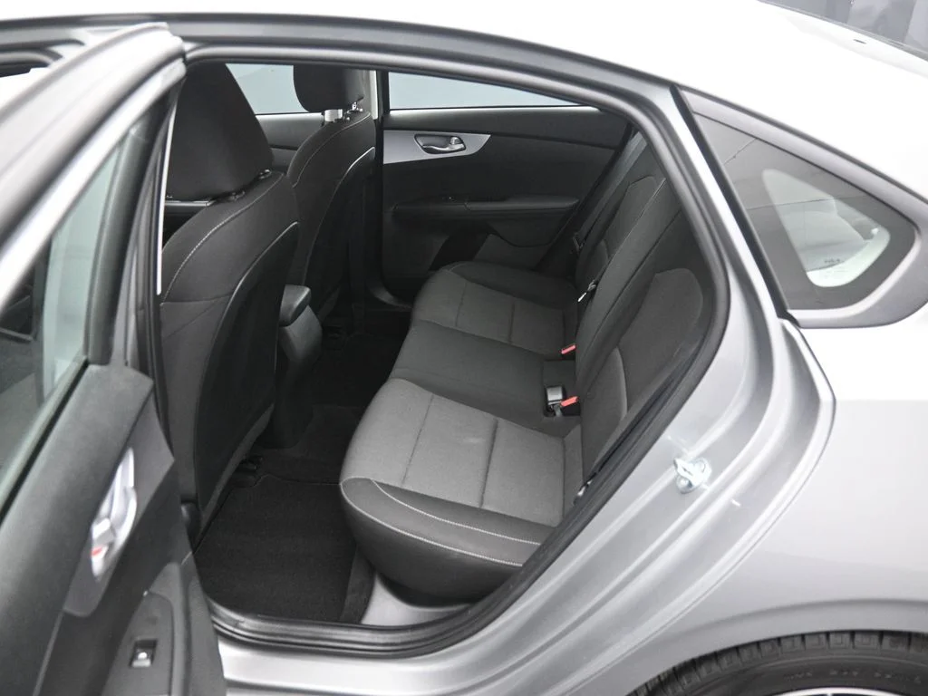 Used 2022 Gray Kia LXS image 17