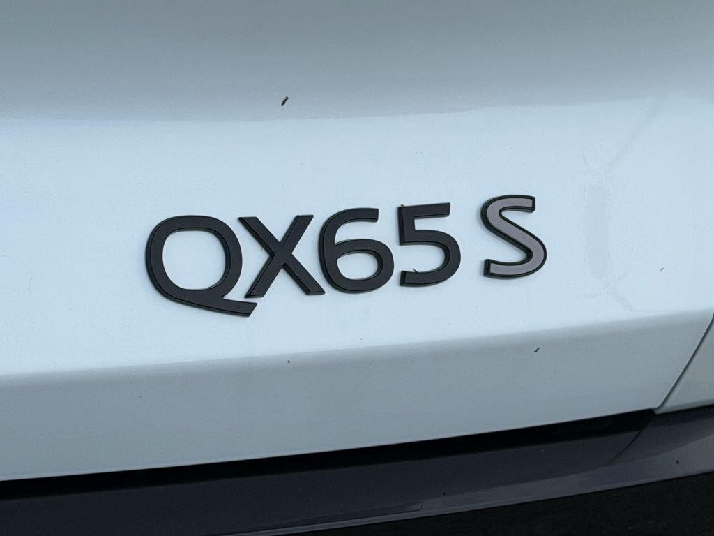 New 2027 RADIANT WHITE INFINITI Sport AWD image 9