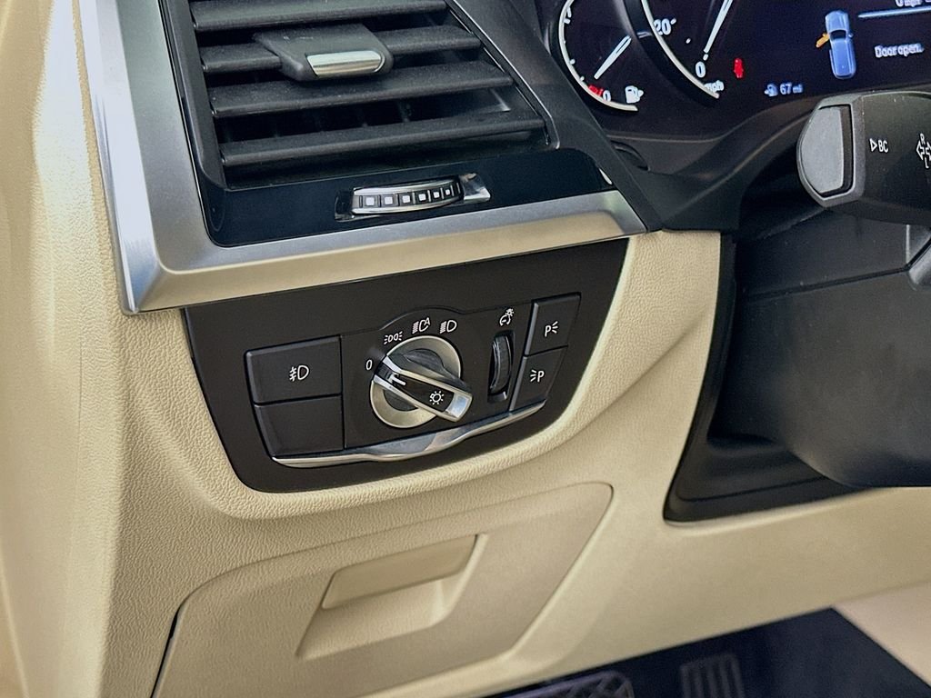 Used 2020 Mineral White Metallic BMW xDrive30i image 10