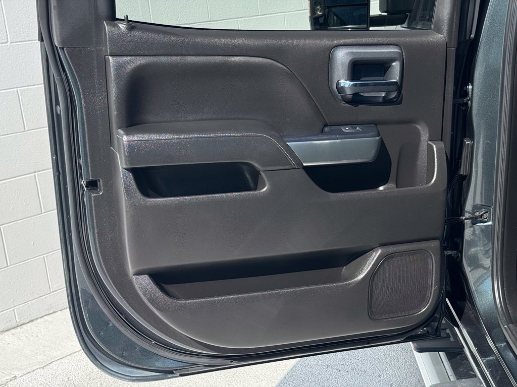 Used 2018 Gray Chevrolet LT image 23