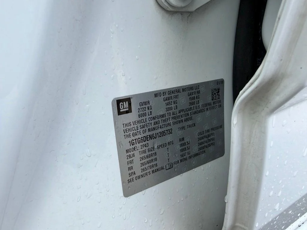 Used 2018 White GMC SLT image 44
