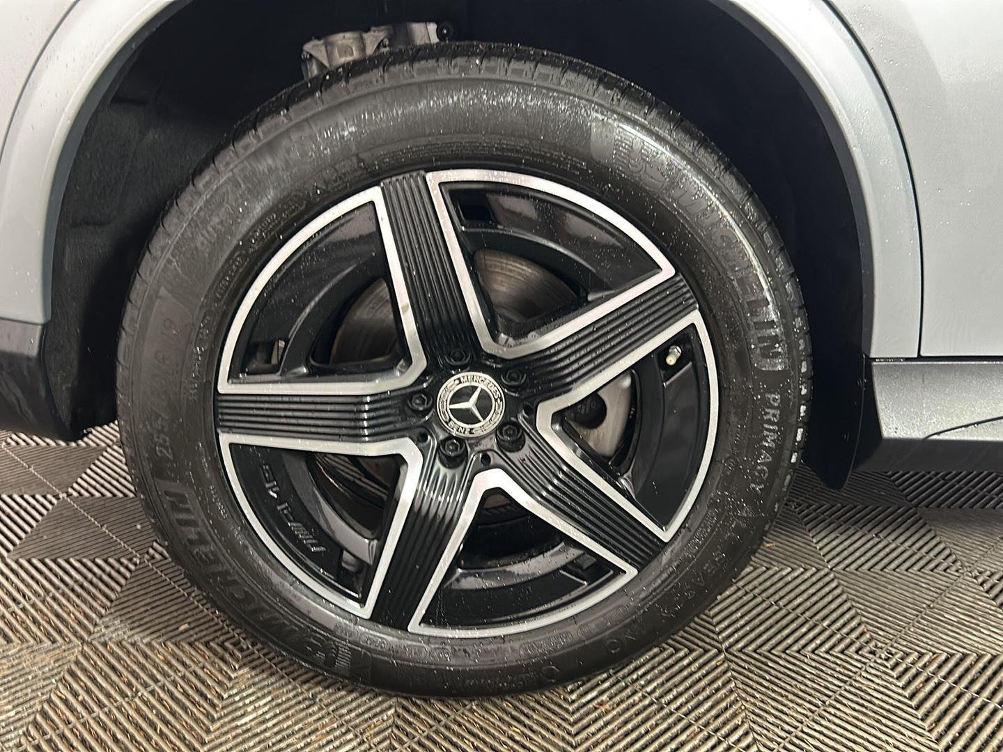Used 2023 Cirrus Silver Metallic Mercedes-Benz GLC 300 image 2