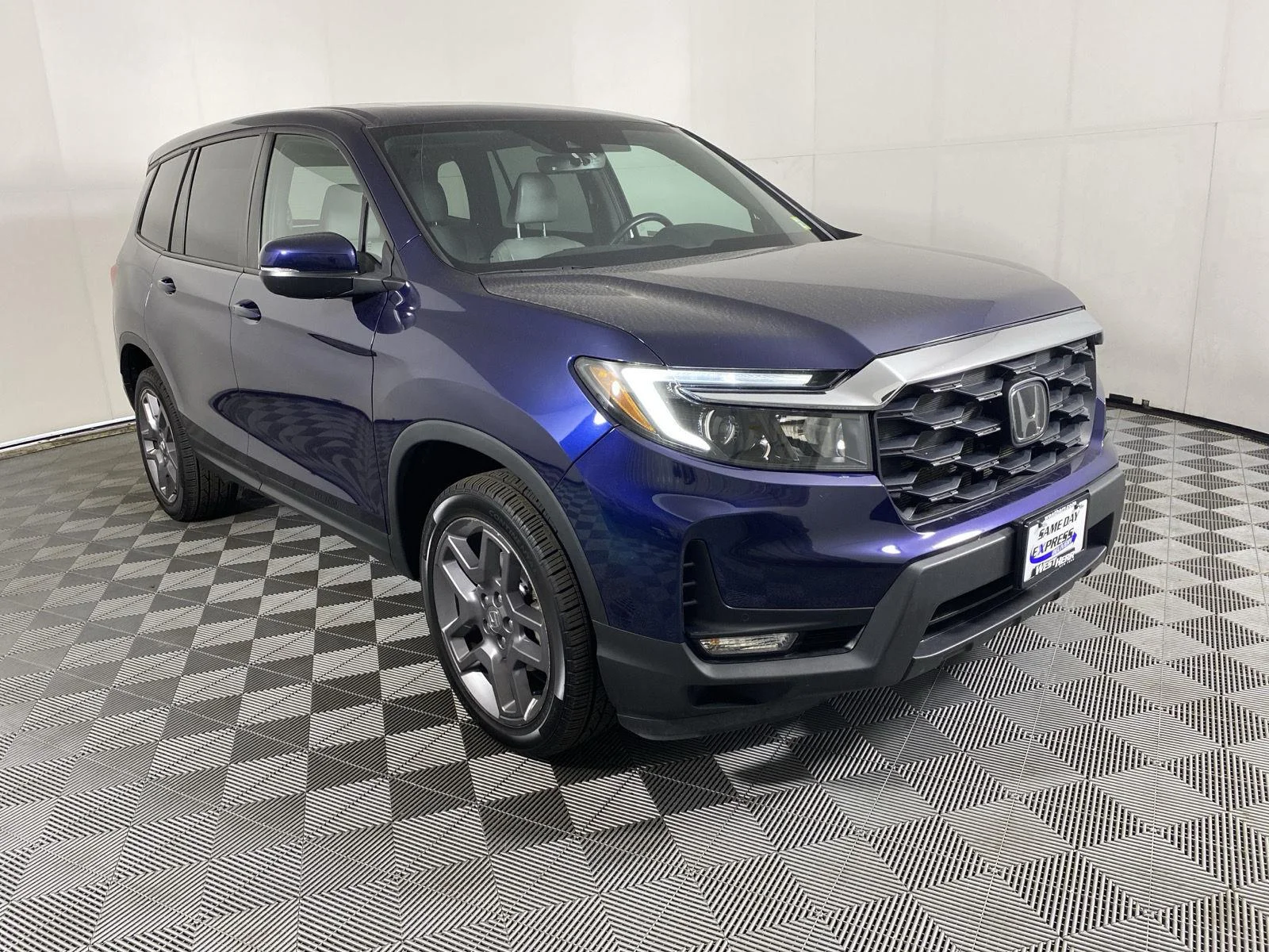 Used 2023 Obsidian Blue Pearl Honda EX-L image 11