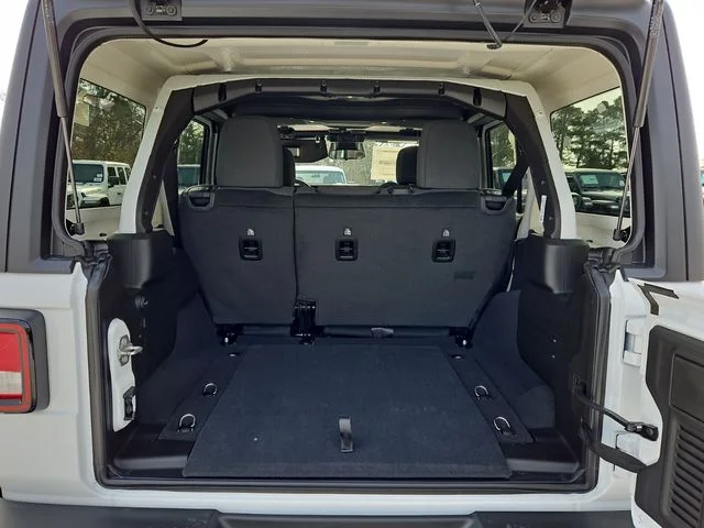 New 2026 Bright White Clear-Coat Exterior Paint Jeep Sport S image 25