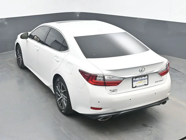 Used 2017 White Lexus 350 image 33