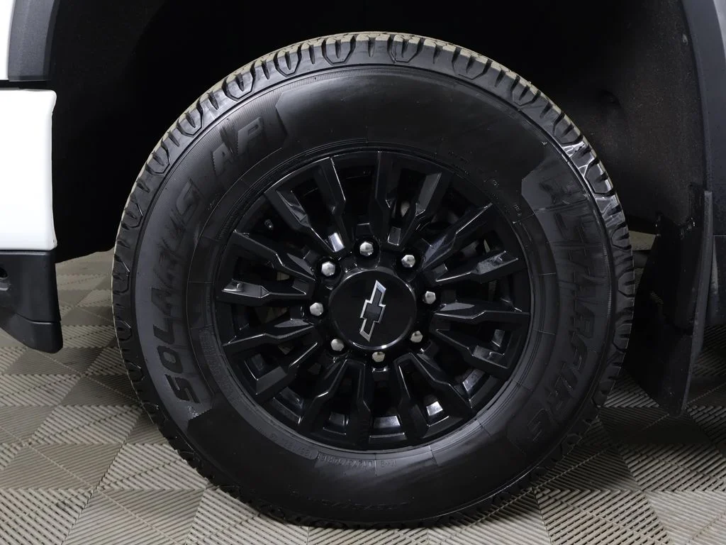 Used 2022 Summit White Chevrolet LTZ image 26