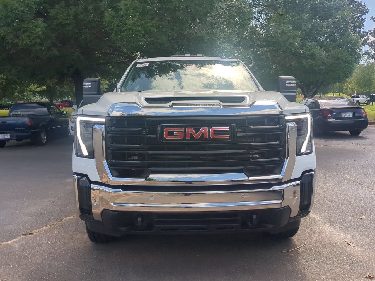 New 2026 Summit White GMC Pro image 3