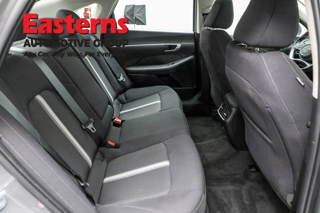 Used 2022 Gray Hyundai SEL image 21