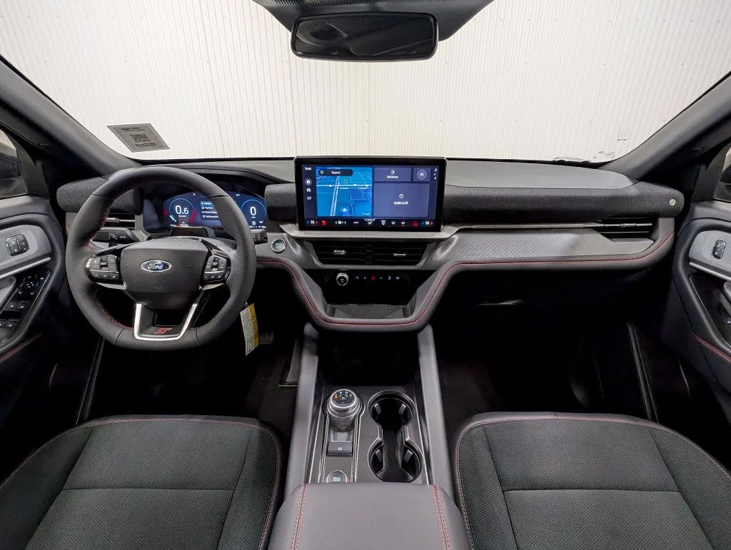 New 2027 Star White Metallic Tri-Coat Ford ST image 3