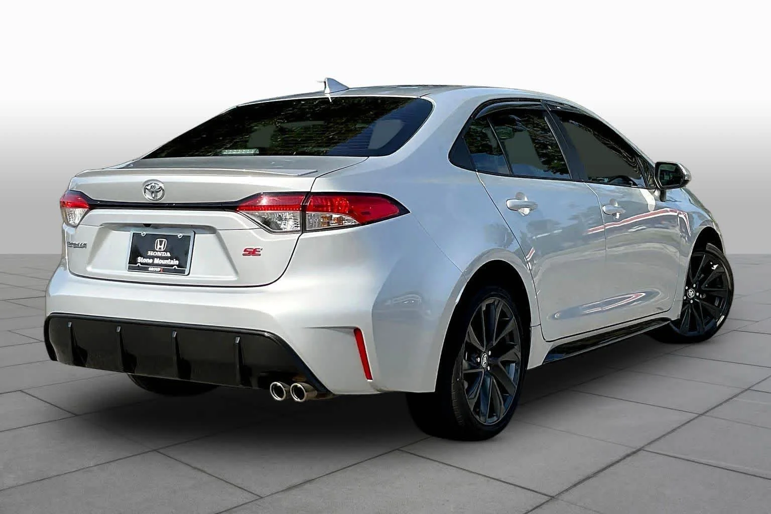 Used 2025 Classic Silver Metallic Toyota SE image 13