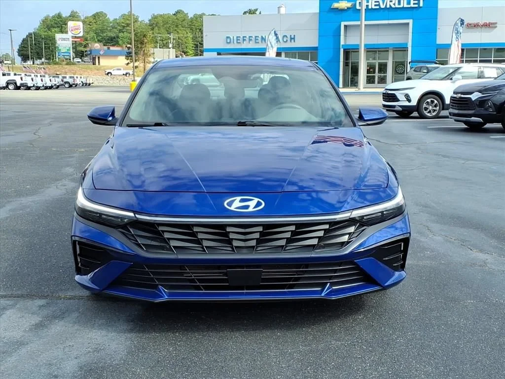 Used 2025 Blue Hyundai SEL Convenience image 2