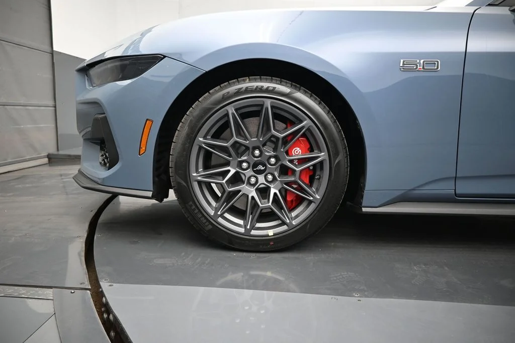 New 2026 Vapor Blue Metallic Ford GT Premium image 19