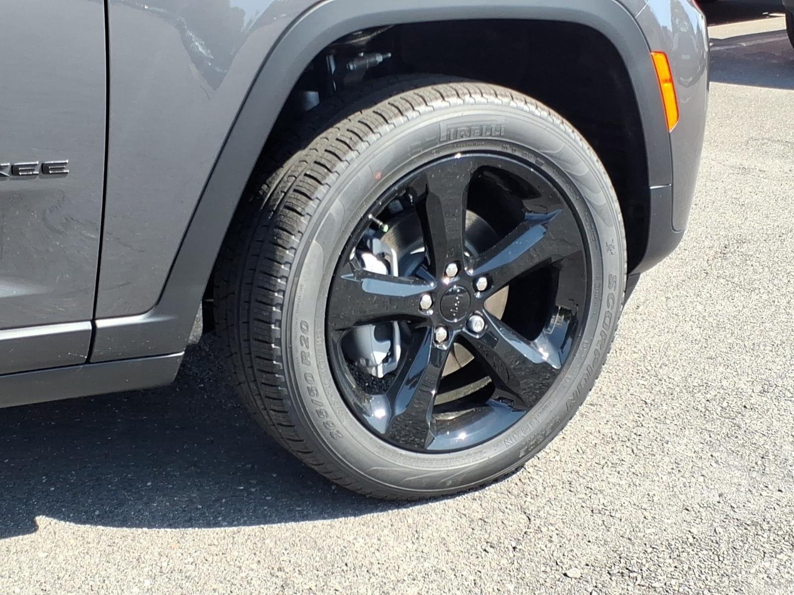 New 2026 Silver Zynith Jeep Laredo Altitude image 12