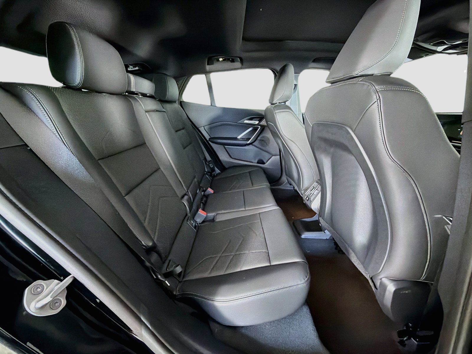 New 2027 Black Sapphire Metallic BMW xDrive28i image 29