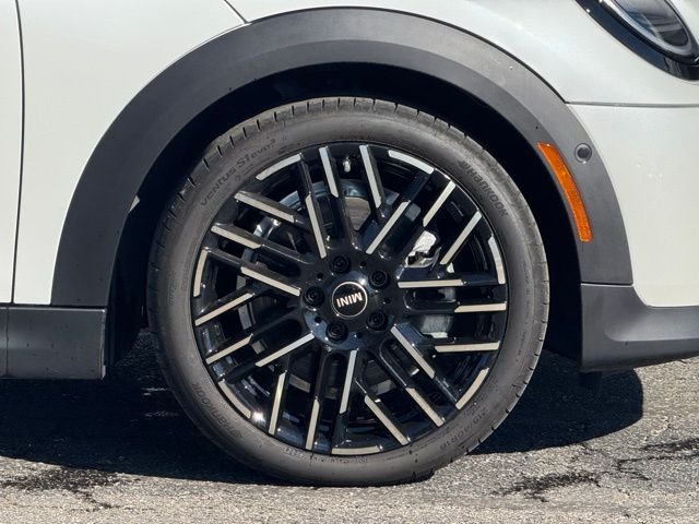 2025 Mini Cooper 2 Door Hardtop Signature photo 3