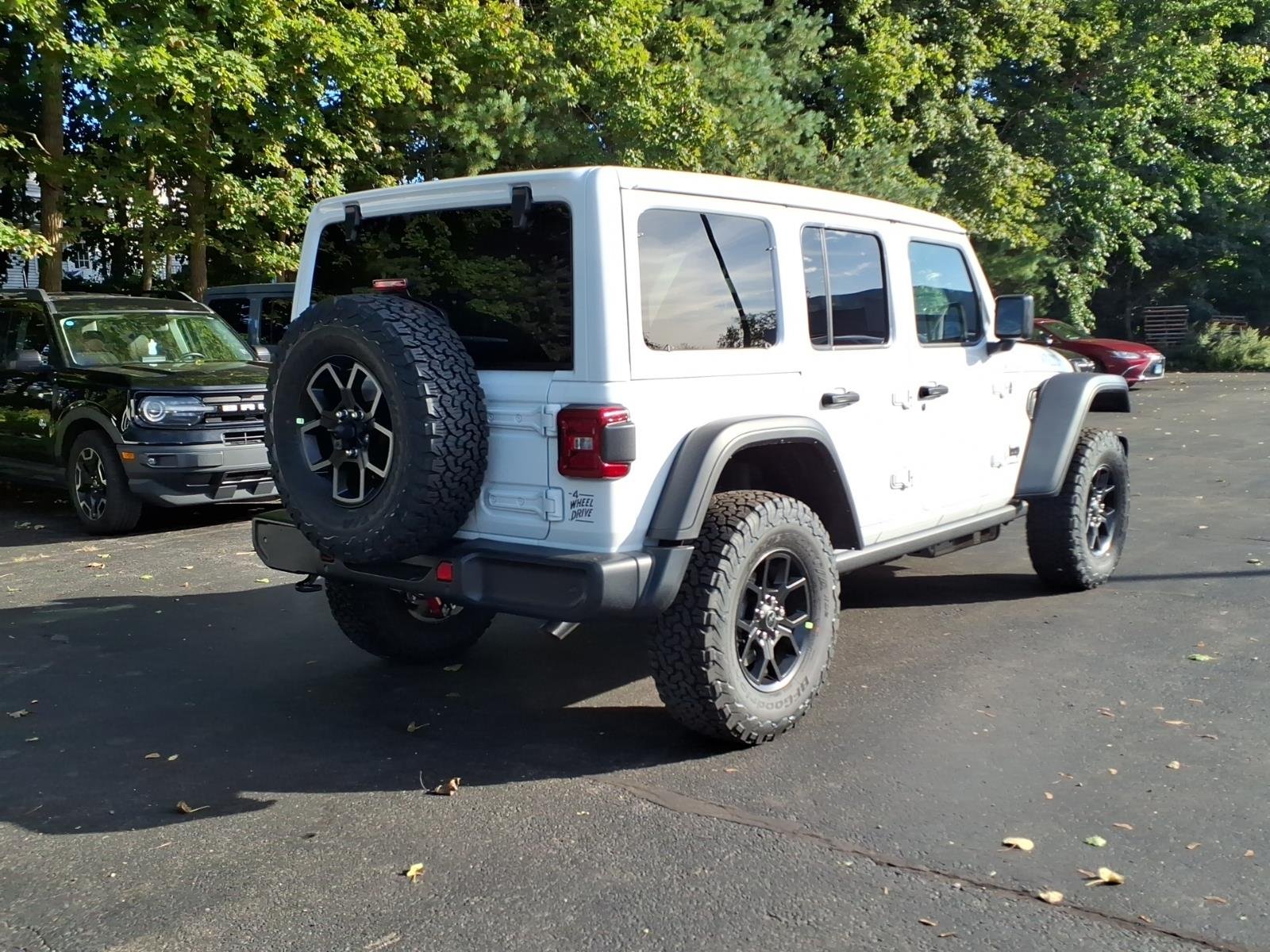 New 2027 Bright White Clear-Coat Exterior Paint Jeep Willys image 4