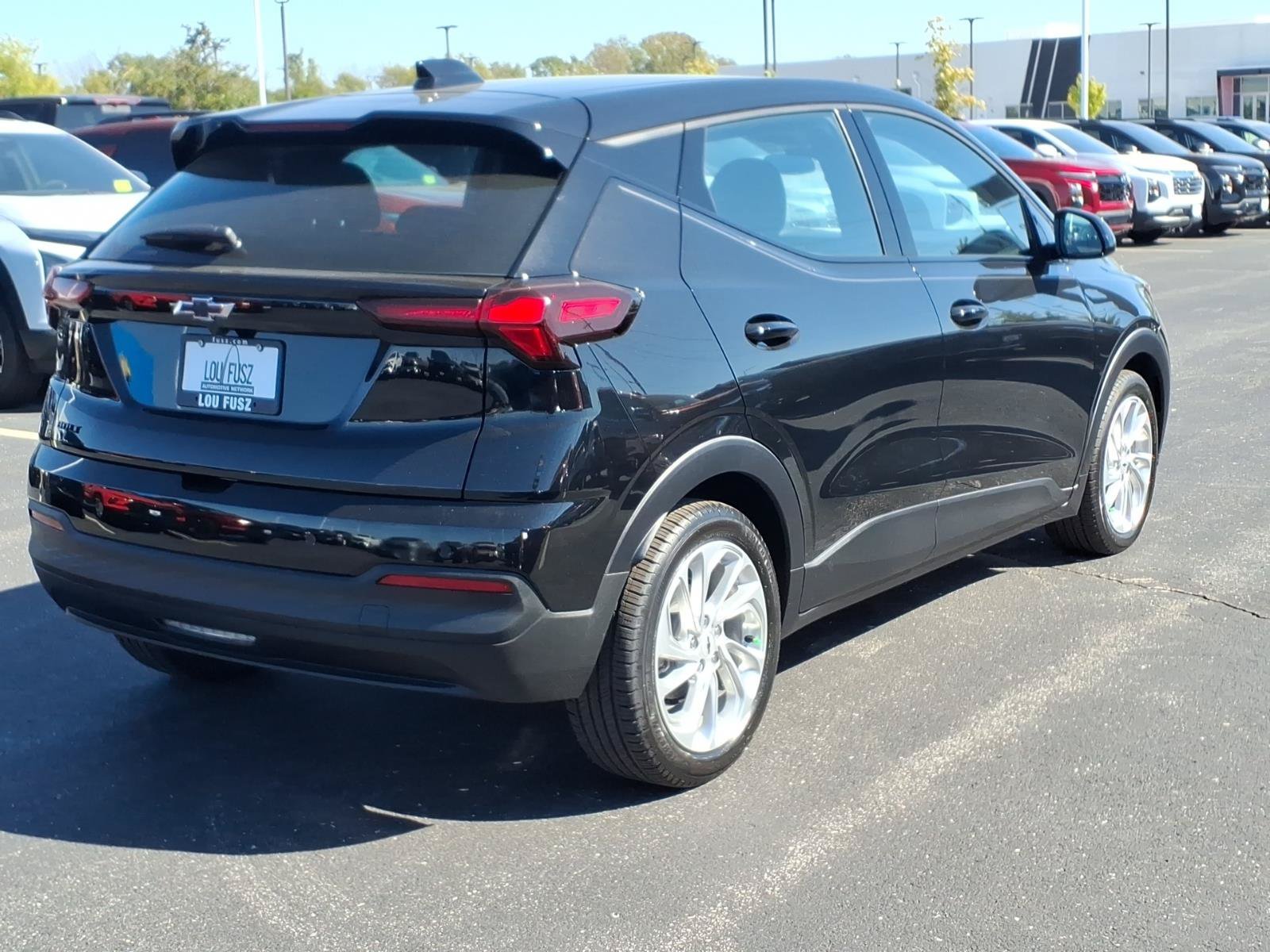 New 2027 Mosaic Black Metallic Chevrolet LT image 15